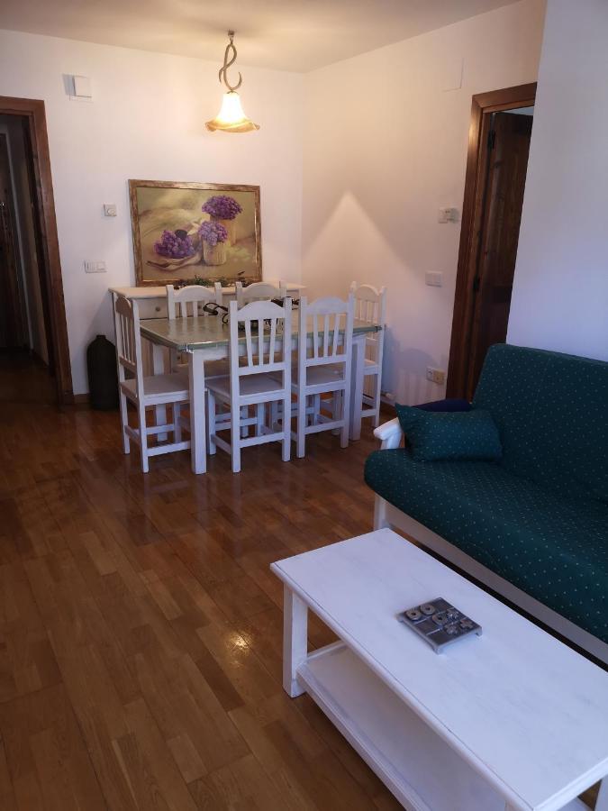 Residencial Valle De Benasque Bagian luar foto